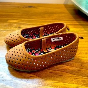 Toddler ballerina flats. Size 6.